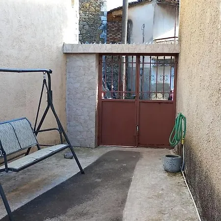 Andreas House Valíra